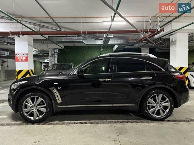 Черный Инфинити QX70, объемом двигателя 3.7 л и пробегом 151 тыс. км за 19700 $, фото 6 на Automoto.ua