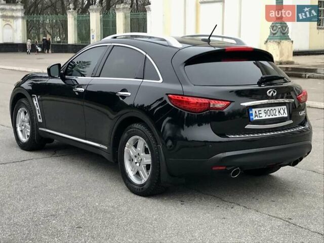 Черный Инфинити QX70, объемом двигателя 3.7 л и пробегом 138 тыс. км за 15900 $, фото 8 на Automoto.ua