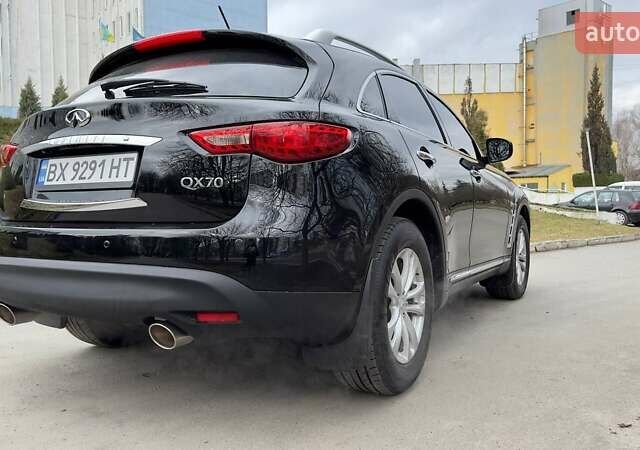 Чорний Інфініті QX70, об'ємом двигуна 3.7 л та пробігом 192 тис. км за 16555 $, фото 1 на Automoto.ua
