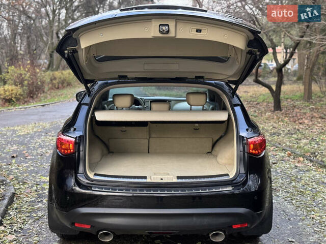 Черный Инфинити QX70, объемом двигателя 2.99 л и пробегом 154 тыс. км за 18700 $, фото 23 на Automoto.ua