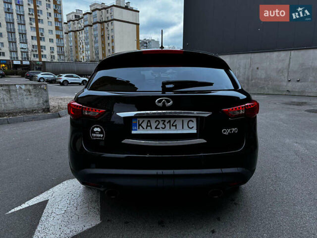 Черный Инфинити QX70, объемом двигателя 3.7 л и пробегом 230 тыс. км за 16500 $, фото 6 на Automoto.ua