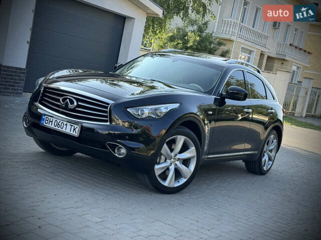 Черный Инфинити QX70, объемом двигателя 3.7 л и пробегом 118 тыс. км за 16700 $, фото 6 на Automoto.ua
