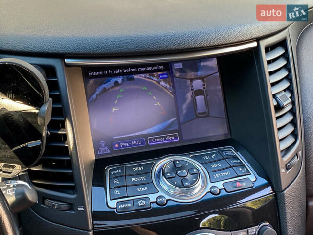 Чорний Інфініті QX70, об'ємом двигуна 2.99 л та пробігом 174 тис. км за 17000 $, фото 22 на Automoto.ua