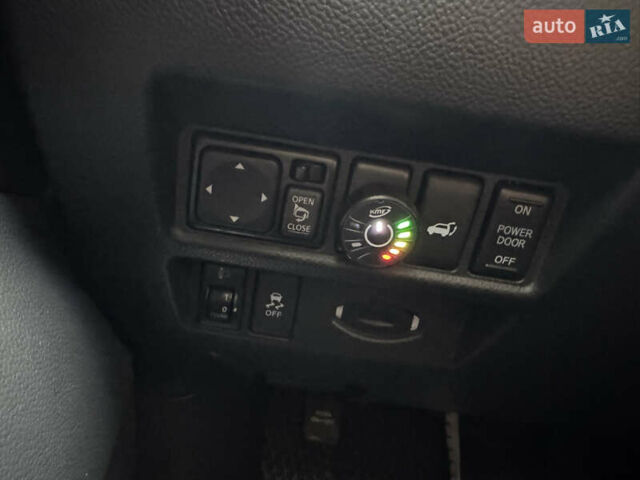 Черный Инфинити QX70, объемом двигателя 3.7 л и пробегом 185 тыс. км за 17700 $, фото 24 на Automoto.ua