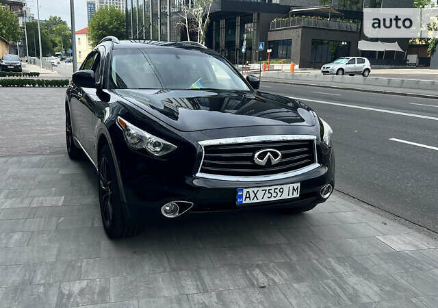 Черный Инфинити QX70, объемом двигателя 3.7 л и пробегом 170 тыс. км за 16500 $, фото 8 на Automoto.ua