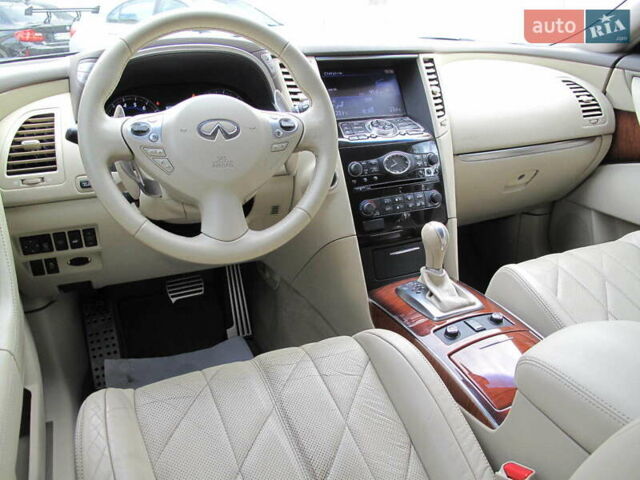 Черный Инфинити QX70, объемом двигателя 3.7 л и пробегом 235 тыс. км за 17300 $, фото 45 на Automoto.ua