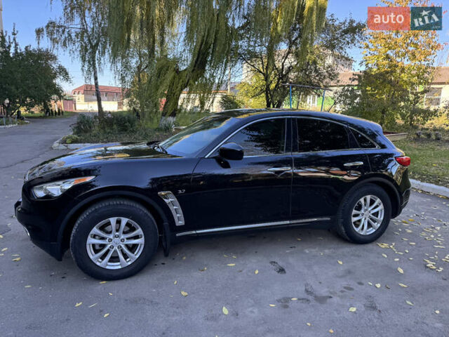 Черный Инфинити QX70, объемом двигателя 3.7 л и пробегом 185 тыс. км за 17999 $, фото 1 на Automoto.ua