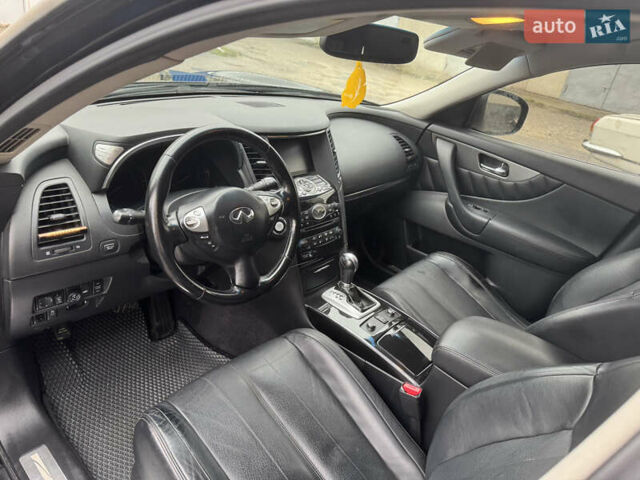 Черный Инфинити QX70, объемом двигателя 3.7 л и пробегом 185 тыс. км за 17700 $, фото 11 на Automoto.ua