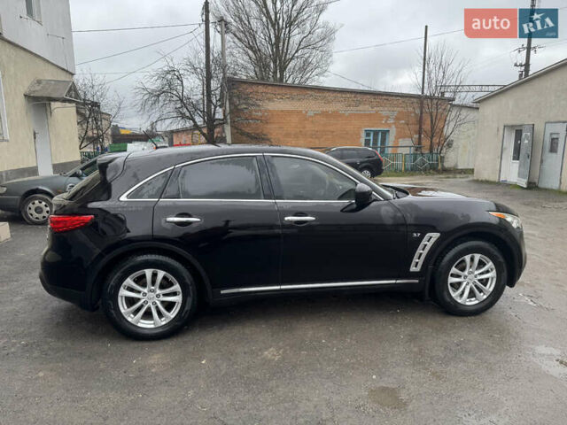 Черный Инфинити QX70, объемом двигателя 3.7 л и пробегом 185 тыс. км за 17700 $, фото 5 на Automoto.ua