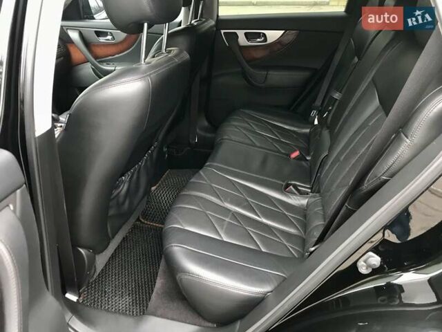 Черный Инфинити QX70, объемом двигателя 3.7 л и пробегом 138 тыс. км за 15900 $, фото 47 на Automoto.ua