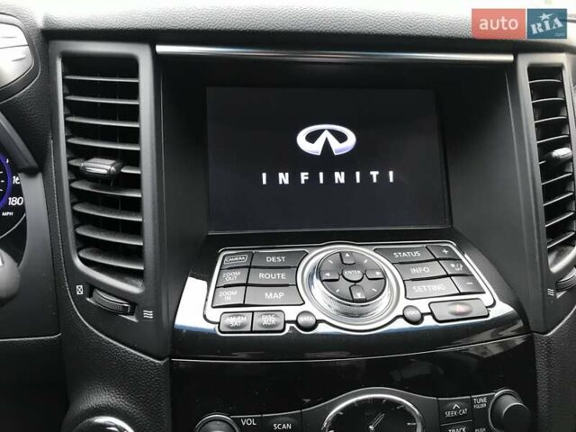 Черный Инфинити QX70, объемом двигателя 3.7 л и пробегом 138 тыс. км за 15900 $, фото 35 на Automoto.ua