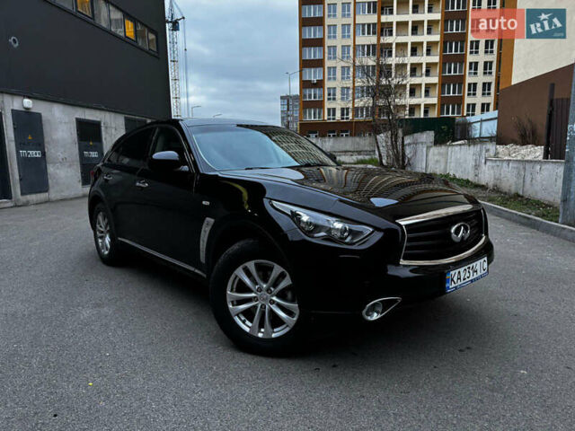 Черный Инфинити QX70, объемом двигателя 3.7 л и пробегом 230 тыс. км за 16500 $, фото 3 на Automoto.ua