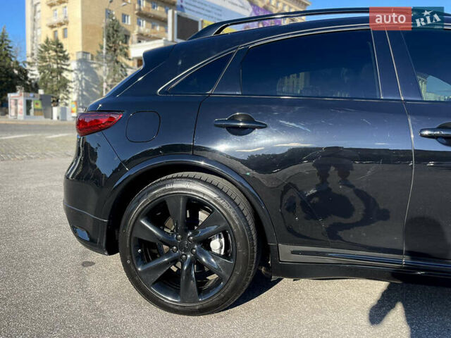 Черный Инфинити QX70, объемом двигателя 5 л и пробегом 171 тыс. км за 18900 $, фото 22 на Automoto.ua
