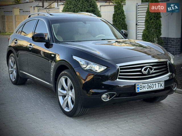 Черный Инфинити QX70, объемом двигателя 3.7 л и пробегом 118 тыс. км за 16700 $, фото 23 на Automoto.ua