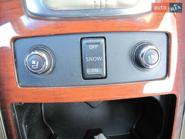 Черный Инфинити QX70, объемом двигателя 3.7 л и пробегом 235 тыс. км за 17300 $, фото 96 на Automoto.ua