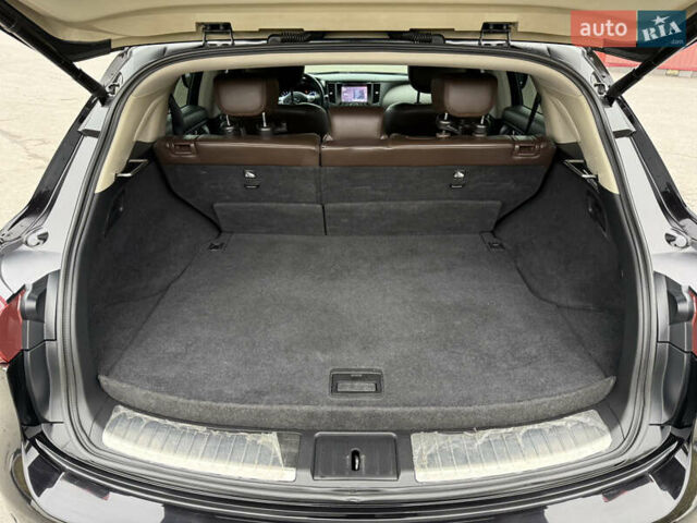 Черный Инфинити QX70, объемом двигателя 3.7 л и пробегом 140 тыс. км за 18500 $, фото 21 на Automoto.ua