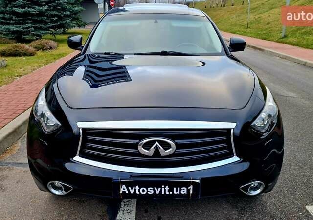 Черный Инфинити QX70, объемом двигателя 3.7 л и пробегом 212 тыс. км за 14950 $, фото 2 на Automoto.ua
