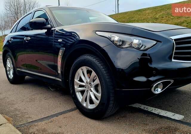 Черный Инфинити QX70, объемом двигателя 3.7 л и пробегом 212 тыс. км за 14950 $, фото 23 на Automoto.ua