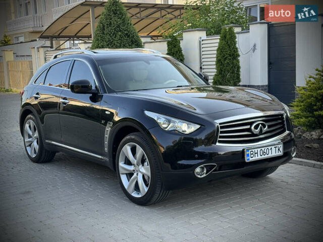 Черный Инфинити QX70, объемом двигателя 3.7 л и пробегом 118 тыс. км за 16700 $, фото 21 на Automoto.ua