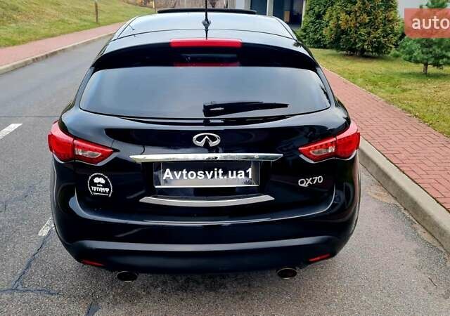 Черный Инфинити QX70, объемом двигателя 3.7 л и пробегом 212 тыс. км за 14950 $, фото 12 на Automoto.ua