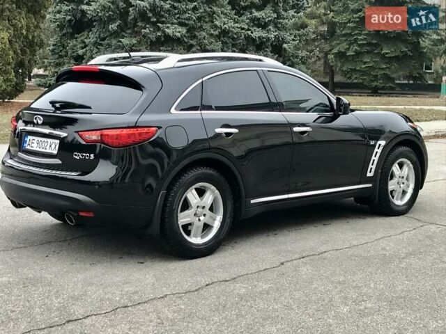 Черный Инфинити QX70, объемом двигателя 3.7 л и пробегом 138 тыс. км за 15900 $, фото 6 на Automoto.ua