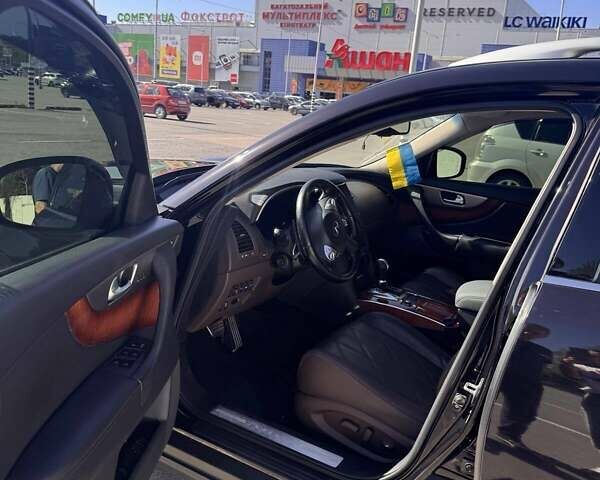 Черный Инфинити QX70, объемом двигателя 2.99 л и пробегом 168 тыс. км за 17900 $, фото 29 на Automoto.ua