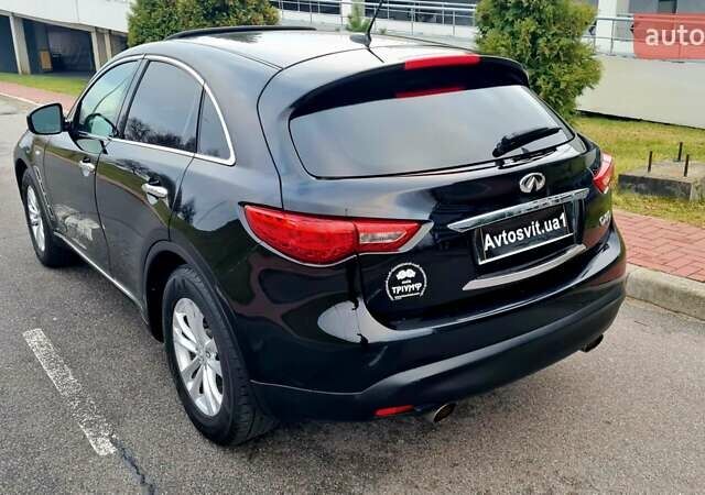 Черный Инфинити QX70, объемом двигателя 3.7 л и пробегом 212 тыс. км за 14950 $, фото 10 на Automoto.ua