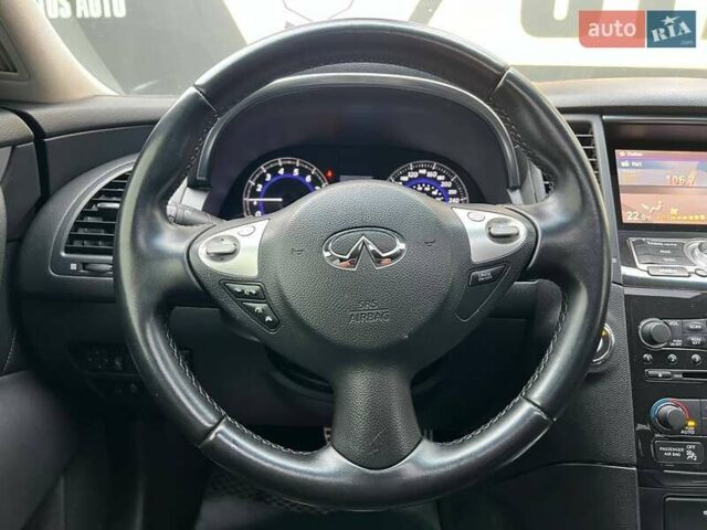 Чорний Інфініті QX70, об'ємом двигуна 3.7 л та пробігом 190 тис. км за 16900 $, фото 18 на Automoto.ua