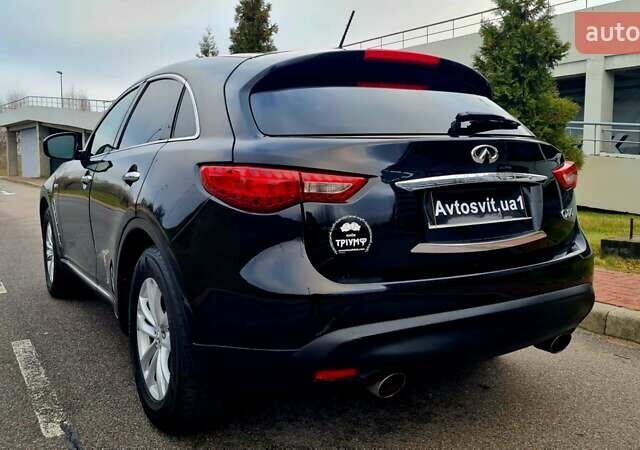 Черный Инфинити QX70, объемом двигателя 3.7 л и пробегом 212 тыс. км за 14950 $, фото 11 на Automoto.ua