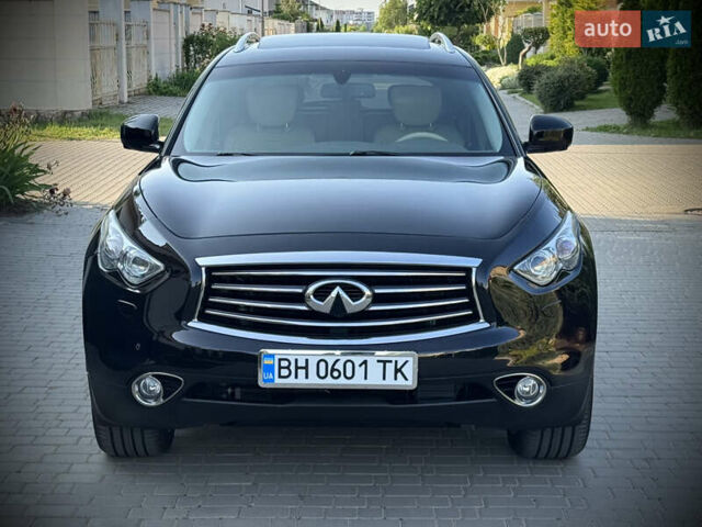 Черный Инфинити QX70, объемом двигателя 3.7 л и пробегом 118 тыс. км за 16700 $, фото 29 на Automoto.ua