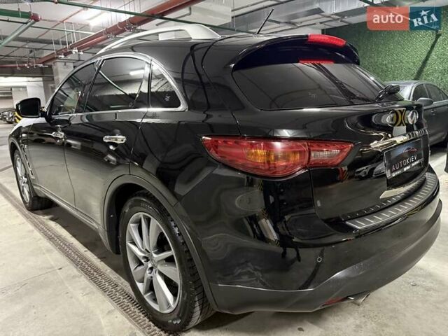 Черный Инфинити QX70, объемом двигателя 3.7 л и пробегом 151 тыс. км за 19700 $, фото 7 на Automoto.ua