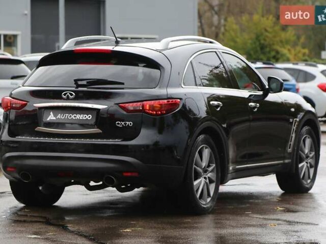Черный Инфинити QX70, объемом двигателя 3.7 л и пробегом 150 тыс. км за 19500 $, фото 6 на Automoto.ua