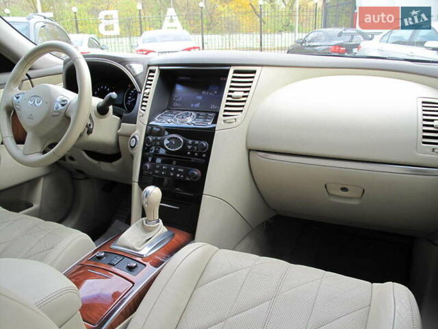 Черный Инфинити QX70, объемом двигателя 3.7 л и пробегом 235 тыс. км за 17300 $, фото 72 на Automoto.ua