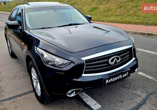Черный Инфинити QX70, объемом двигателя 3.7 л и пробегом 212 тыс. км за 14950 $, фото 25 на Automoto.ua