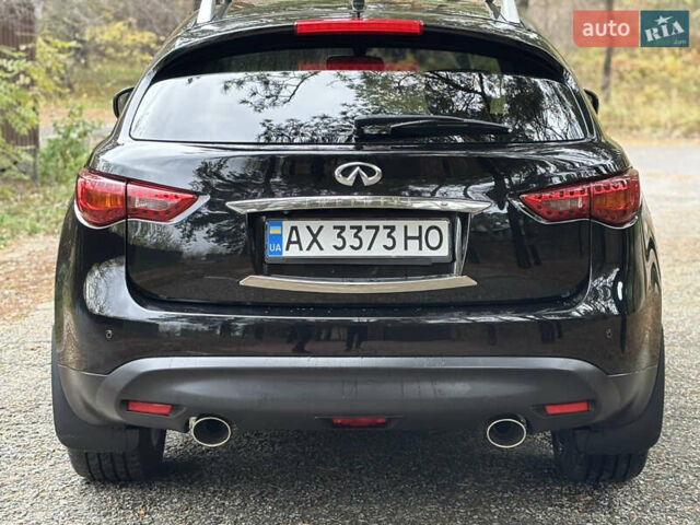 Инфинити QX70 2013 в Киеве на Automoto.ua Черный Инфинити QX70, объемом двигателя 3.7 л и пробегом 136 тыс. км за 18900 $, фото 4 на Automoto.ua