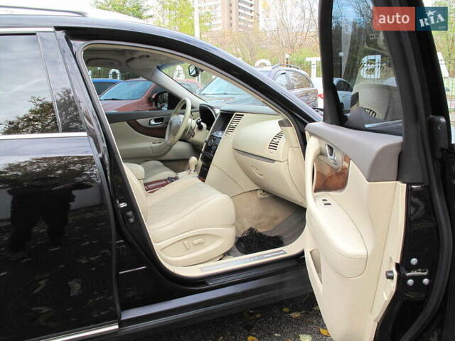 Черный Инфинити QX70, объемом двигателя 3.7 л и пробегом 235 тыс. км за 17300 $, фото 58 на Automoto.ua