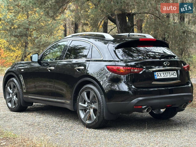 Инфинити QX70 2013 в Киеве на Automoto.ua Черный Инфинити QX70, объемом двигателя 3.7 л и пробегом 136 тыс. км за 18900 $, фото 3 на Automoto.ua