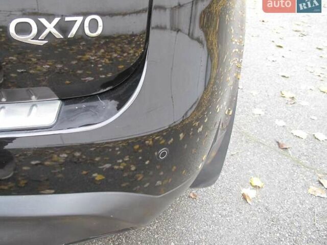 Черный Инфинити QX70, объемом двигателя 3.7 л и пробегом 235 тыс. км за 17300 $, фото 17 на Automoto.ua