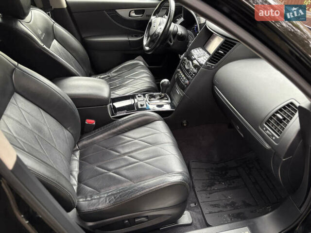 Инфинити QX70 2013 в Киеве на Automoto.ua Черный Инфинити QX70, объемом двигателя 3.7 л и пробегом 136 тыс. км за 18900 $, фото 25 на Automoto.ua