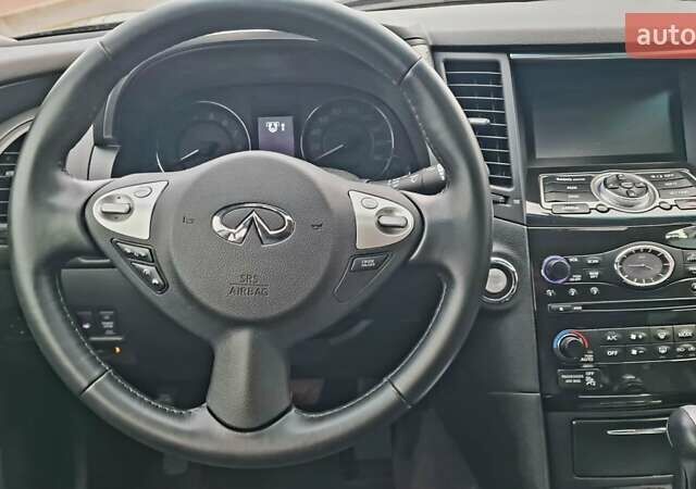 Черный Инфинити QX70, объемом двигателя 3.7 л и пробегом 212 тыс. км за 14950 $, фото 38 на Automoto.ua