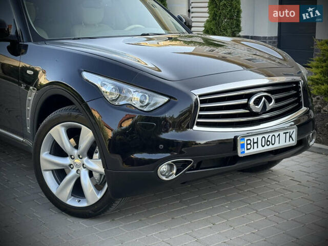 Черный Инфинити QX70, объемом двигателя 3.7 л и пробегом 118 тыс. км за 16700 $, фото 26 на Automoto.ua