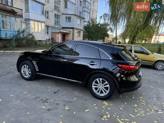 Черный Инфинити QX70, объемом двигателя 3.7 л и пробегом 185 тыс. км за 17999 $, фото 3 на Automoto.ua