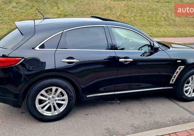 Черный Инфинити QX70, объемом двигателя 3.7 л и пробегом 212 тыс. км за 14950 $, фото 20 на Automoto.ua
