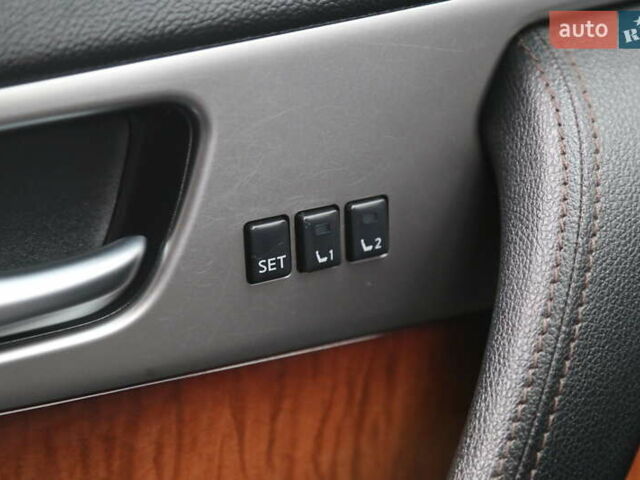 Черный Инфинити QX70, объемом двигателя 3.7 л и пробегом 150 тыс. км за 19500 $, фото 22 на Automoto.ua