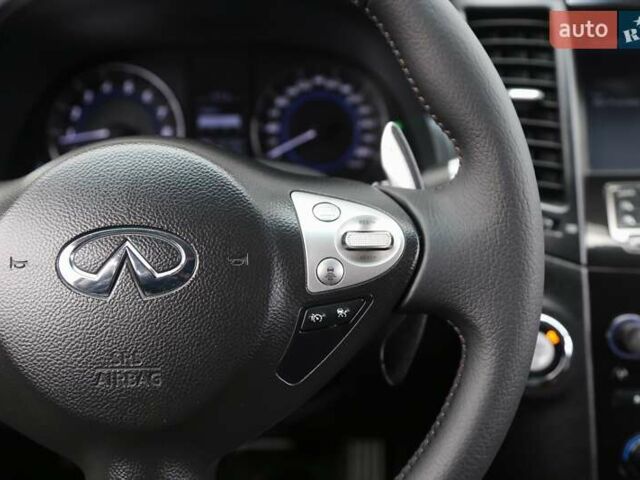 Черный Инфинити QX70, объемом двигателя 3.7 л и пробегом 150 тыс. км за 19500 $, фото 23 на Automoto.ua