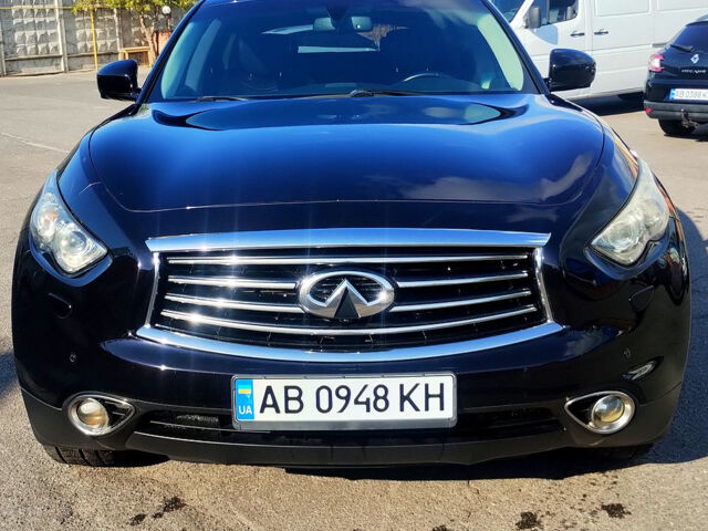 Чорний Інфініті QX70, об'ємом двигуна 3 л та пробігом 176 тис. км за 16500 $, фото 2 на Automoto.ua