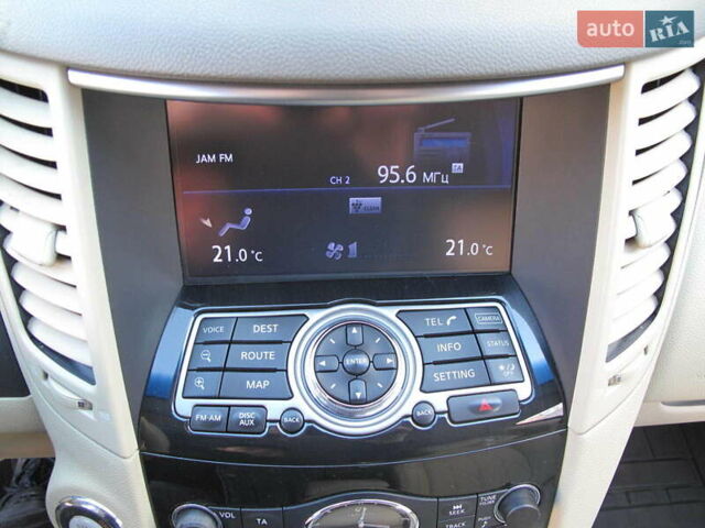 Черный Инфинити QX70, объемом двигателя 3.7 л и пробегом 235 тыс. км за 17300 $, фото 88 на Automoto.ua