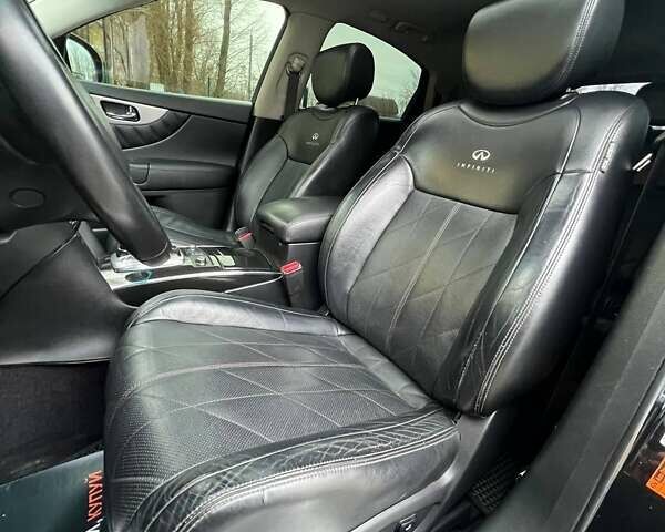 Чорний Інфініті QX70, об'ємом двигуна 3.7 л та пробігом 190 тис. км за 16900 $, фото 15 на Automoto.ua