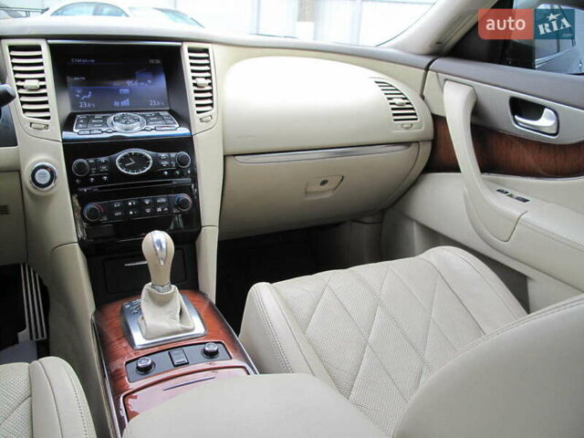 Черный Инфинити QX70, объемом двигателя 3.7 л и пробегом 235 тыс. км за 17300 $, фото 48 на Automoto.ua