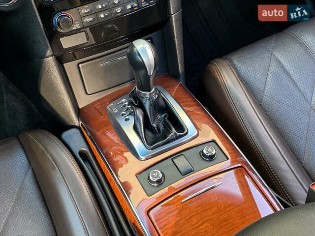Чорний Інфініті QX70, об'ємом двигуна 2.99 л та пробігом 174 тис. км за 17000 $, фото 20 на Automoto.ua